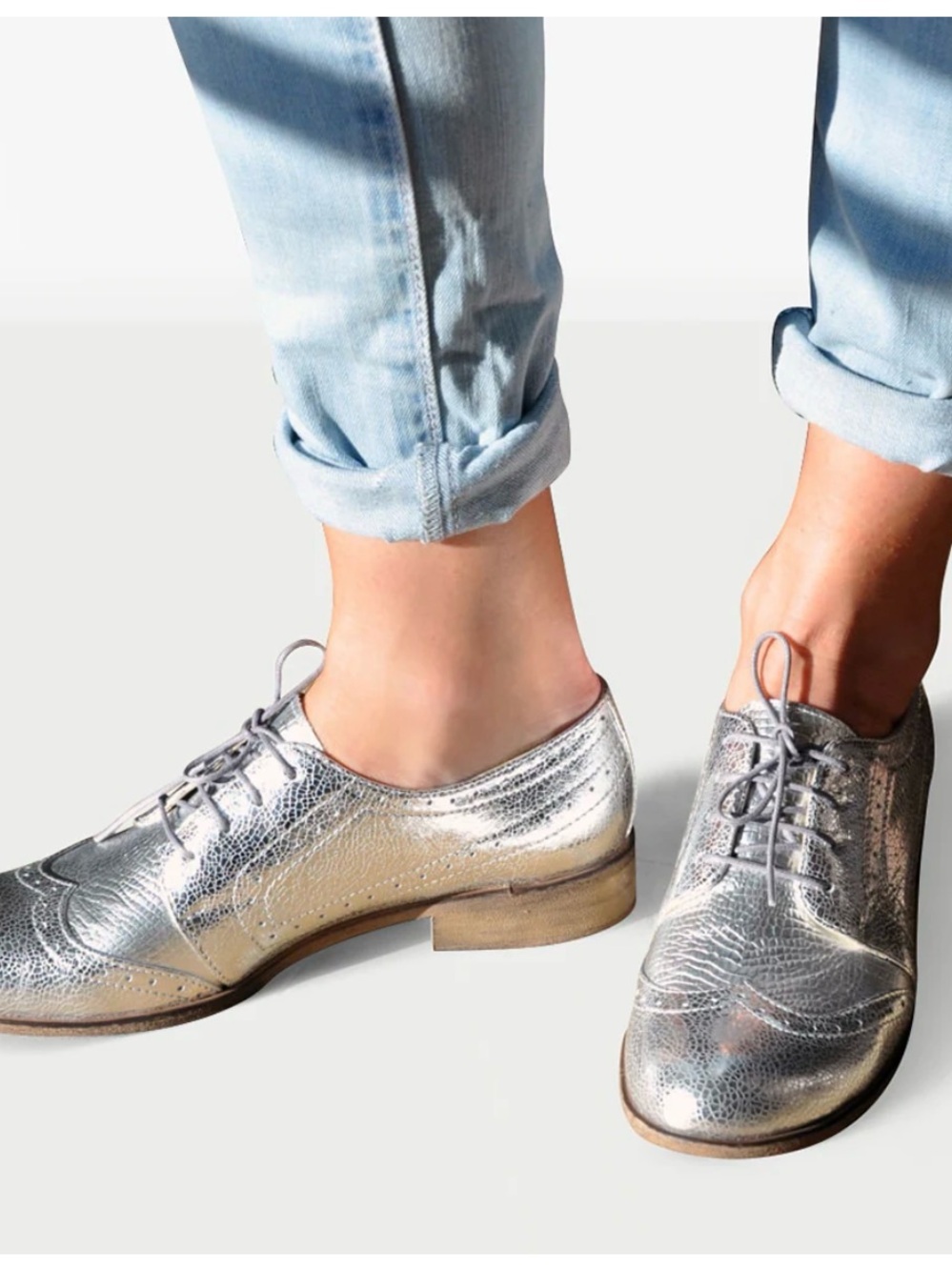 Julia Bo Women's Hendrick Derbies Silver  Lace-Up Brogue Oxfords size 9 Quirky